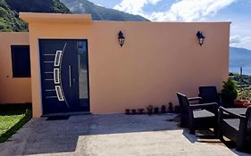 Lombada House
